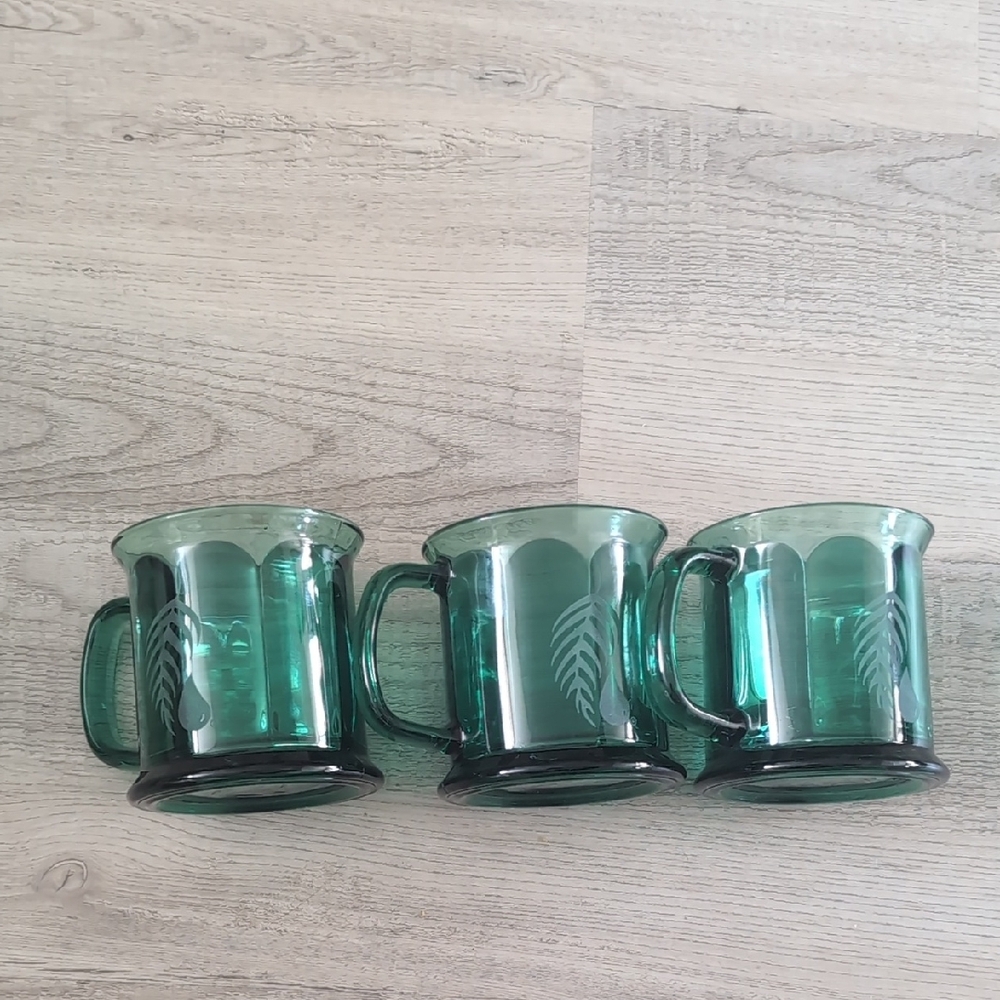 Green Glass Mug Set